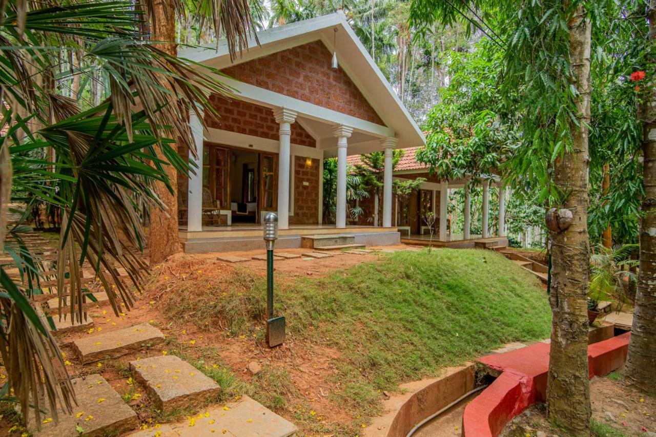 Orchid Trails Resort Sultan Bathery Exterior foto